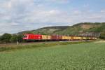 1016 012 mit einem Containerzug am 29.08.2012 bei Himmelstadt.