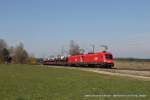 1016 035-8 (BB) und 1016 007-7 mit einem Autotransportzug in Ostermnchen, 28. Mrz 2014