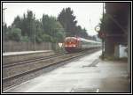 1016 004 bringt den OEC 161  Maria Theresia  von Buchs(SG) nach Wien Westbahnhof. Aufgenommen im Sommer 2005 im Bahnhof Kiefersfelden.
