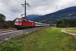 Nachschuss vom railjet 533 (Wien Hbf - Lienz), und dem Verstärkungszug D 15533 am Zugschluss. 
Zuglok war 1116 244-5, Schublok war 1016 040-0.

Aufgenommen am 8.10.2016, bei Berg im Drautal.