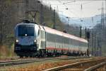 1016 034 im Railjet Vordesign fhrt mit IC 548  Spa-Hotel Almesberger  von Wien West nach Salzburg.