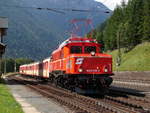 Die neulackierte lienzer 1020er mit einem Sonderzug bei der Einfahrt in Bahnhof Mallnitz-Obervellach. 1020 018, Mallnitz-Obervellach 27.07.2008.