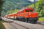 1020 018-6 wartet mit dem SR 14659 im Bahnhof Abfaltersbach, auf die Rückfahrt nach Lienz.