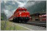 1020 018 am 27.7.2008 mit dem Sonderzug R 16593 von Bad Hofgastein nach Bckstein beim Halt in Mallnitz-Obervellach.