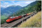 1020 018 und 1044.40 mit dem SDG 90543 (Ersatzleistung fr 54543) von Hall in Tirol nach Villach Sd Gvbf am 26.8.2008 bei der Talfahrt der Tauern Sdrampe.