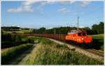 Im schönsten Abendlicht fährt 1020 037  mit dem  Planstrom  Sdz 94699 (Plan 47541) von Summerau nach Linz-Stahlwerke. 
Gaisbach-Wartberg  9.8.2010