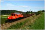 1020 037 mit dem 650t schweren Planstrom Kohlestaubleerzug 94698 auf der Fahrt von Linz-Stahlwerke nach Summerau.
Freistadt 9.8.2010