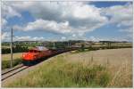 GEG 1020.37 mit ihrem 95697 (Ersatz fr 47537) am 9.8.2010 nach Wartberg ob der Aist mit Blick auf Schnreith aufgenommen.