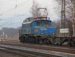 Hier nochmal ein anderer Nachschuss auf 1020 041-8, die erfreulicherweise am 08.02.2012 mit Containerzug ber die NSS Richtung Bremen rollte.