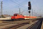 1020.018 durchfährt mit einen Lp. im Morgenlicht den Bhf.Wr.Neustadt am 1.3.15