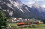 1020 035 im Schiebedienst am Arlberg bei Schnann, 15.09.1987.