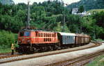 1040 010-9 rangiert im Sommer 1995 im Bahnhof Großreifling