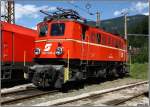 E-Lok 1040 013 steht abgestellt auf der Drehscheibe in Selzthal. 19.07.2008