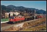 1042 023 mit Güterzug bei Kindberg am 5.02.2002.