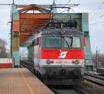 berrascht wurde ich von 1042 018 als Lokzug nach Wien Stadlau, 23.12.2008 