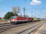 Die 1042 036 hat sich am 18.04.2009  mit einem kurzen Gterzug in   Marchtrenk blicken lassen.