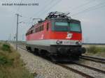 1042 011-5 als LZ zwischen Gramat Neusiedel und Gtzendorf am 30.Juli 2002