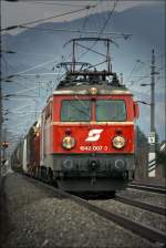 1042 007 als Vorspann des 54565 von Bruck nach Villach.
Lind bei Zeltweg 22.03.2010