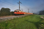 METRANS 1042.23 fährt mit dem SR 17061 (Lienz - Spittal-Millstättersee), bei Berg im Drautal vorüber.