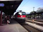 1044 019 fhrt am 23.8.04 mit IC 119 von Dortmund kommend nach Innsbruck in Hohenems ein.