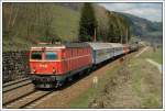 Rckmarsch von der Bundesheerbung Pacemaker 08 am 24.4.2008. 1044 094 mit dem SGAG 90143 von Gpfritz nach Klagenfurt bei der Talfahrt der Semmering Sdrampe kurz nach Steinhaus am Semmering aufgenommen. 1044 094 sieht so wirklich furchtbar aus. Tragischerweise berschlug sich bei dieser bung ein Schtzenpanzer. Ein Kadersoldat starb, ein zweiter wurde schwer verletzt, was in dem Fall das Aussehen von 1044 094 zur absoluten Nebensache macht.