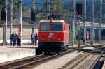 Wartepflicht fr 1044.40 im Hbf von Wrgl am frhen Morgen des 24.