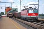 1044 079 samt Leerwagenzug bei der Durchfahrt in Wien Praterkai (27.8.2008)