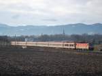 Unglaublich aber wahr: 1044 092 und ein kalter
4010 Triebzug bildeten am 15.12.2008 den 
IC 502  EurothermenResorts .
Das Ganze gesehen in Wartberg/Kr.