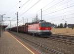 1044 033 ist am 14.09.2008 mit einem  Gterzug in Marchtrenk durchgefahren.