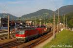 1044 042-0 und 1116 151-0 verlassen Schwarzach-St.Veit mit einem langen gemischten Gz (sterreichurlaub 19.08.09)