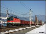 Kurz nachdem ich an meiner Fotostelle in Niklasdorf ankam begegnete mir die 1044 011 mit ihrem Gterzug. 16.02.2010