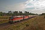 1142 693 an der Spitze dieses Ganzzuges, vor dem herannnahenden Gewitter, unterwegs Richtung Norden, am 11.08.2010.