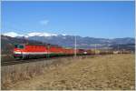 1144 266 & 1044 071 (kalt) fahren mit Gterzug 56603 von Wien Zvbf nach Knittelfeld. 
St. Margarethen 8.3.2011