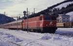 San Candido / Innichen am 21.1.1991  BB Elektrolok 1044.104 hat den Puztatal Express 433 bernommen und fhrt nun  in Richtung Zielbahnhof Lienz aus.