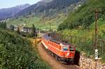 1044 031 verlässt St.Anton am Arlberg in Richtung Innsbruck, 12.09.1987, D 469.