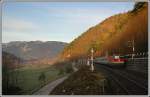 EN 234  Allegro Tosca  von Rom Termini nach Wien Sdbahnhof, am 25.11.2006 bespannt von 1044 026 zwischen Payerbach-Reichenau und Gloggnitz nchst der Haltestelle Schlglmhl aufgenommen.