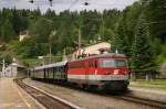 1046.016  mit einen Sonderzug von Le Majestic am 11.06.2009  Der Zug steht am Bahnhof Semmering bereit zur Abfahrt Richtung Wien.