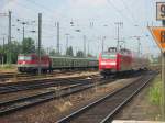 1046-024 mit Sonderzug in Worms Hbf und 146-004.