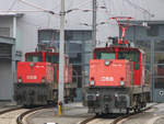 Graz. Zwei Loks der Reihe 1063 - 1063 008 und 1063 037 - warten am 15.12.2020 bei der Produktion Graz auf ihre nächsten Einsätze.