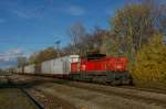 1063 032 fährt am 7.November 2013 mit Zug 47682 von Wien Zentralverschiebebahnhof nach Wr. Neustadt durch den Bahnhof Münchendorf.