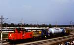 1067 003-2 mit Torpedowaggon auf der Parade zum 150-jhrigen Jubilum der Eisenbahn in sterreich 1987.
