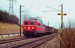 03.03.1991, Bahn im Salzachtal bei Tenneck, Güterzug mit Lok ÖBB 1110 025