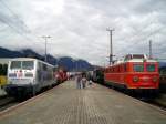 Die 111 027 (850 Jahre München) und die 1110 505 am 23.08.2008 ausgestellt in Wörgl Hbf (150 Jahre Eisenbahnen in Tirol) 