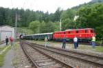 1010 003-0 mit dem  Erlebniszug Zauberberge  von Mrzzuschlag-Wiener Neustadt bei der Einfahrt am Semmering. (12.6.2005)