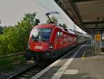 Am 8.8.18 um 9:07 Uhr zieht 1116 116 den EC 113 mit +8 aus dem Stuttgarter Hauptbahnhof raus.