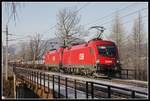 1116 185 + 1116 099 mit Güterzug bei Kapfenberg am 7.02.2019.
