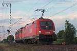 Am Abend des 21.05.2018 fuhr 1116 136 zusammen mit der 110 491-8 von BTE als Lokzug nördlich von Müllheim (Baden) durchs Rheintal in Richtung Basel.