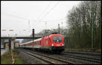 ÖBB 1116.237 kommt hier am 16.4.2006 um 10.08 Uhr mit dem Autozug 13324 nach Hamburg über die Rollbahn durch den Bahnhof Natrup Hagen.