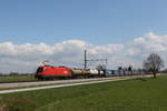 1116 131 mit einem  KLV  aus Salzburg kommend am 16. April 2021 bei Übersee.