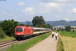 1116 255 mit dem IC 185 / RE 50185 (Stuttgart Hbf-Zürich HB/Singen(Htw)) bei Weilheim 20.7.21
